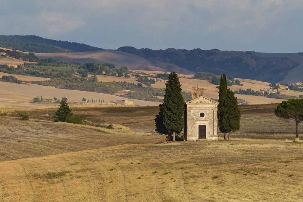 scenic drive Tuscany - Cappella di Vitaleta