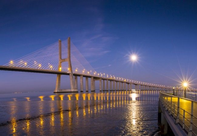 Die Vasco da Gama Brücke in Lissabon