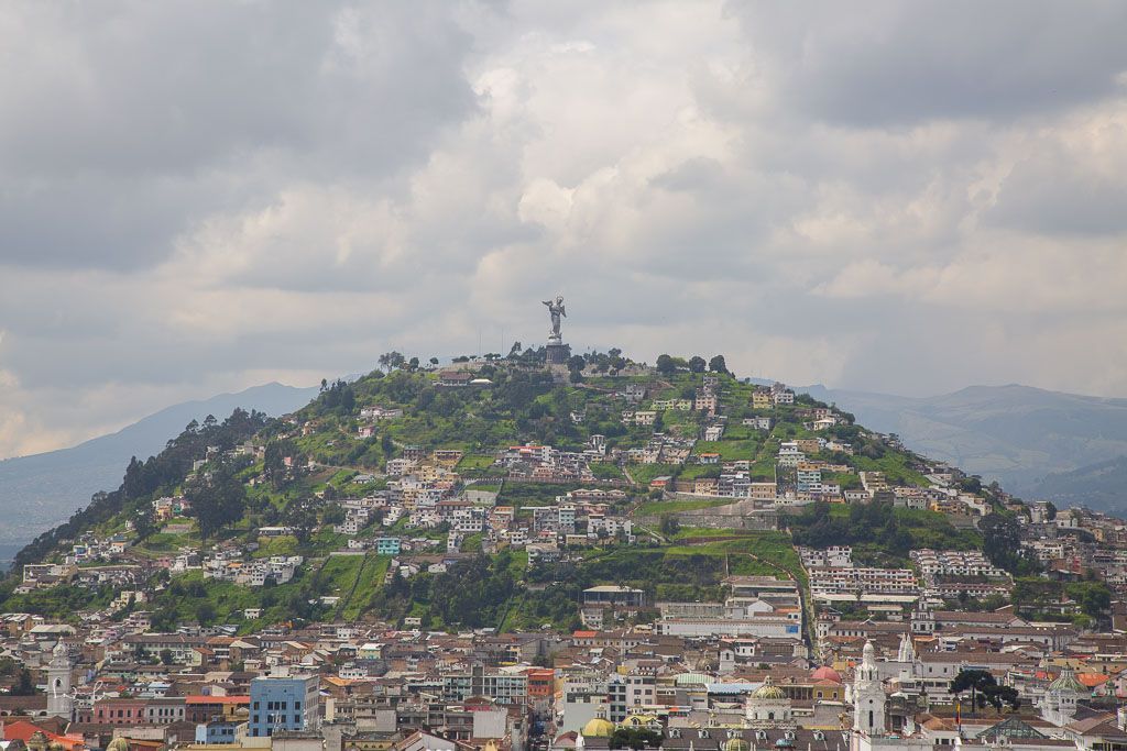 el panecillo quito