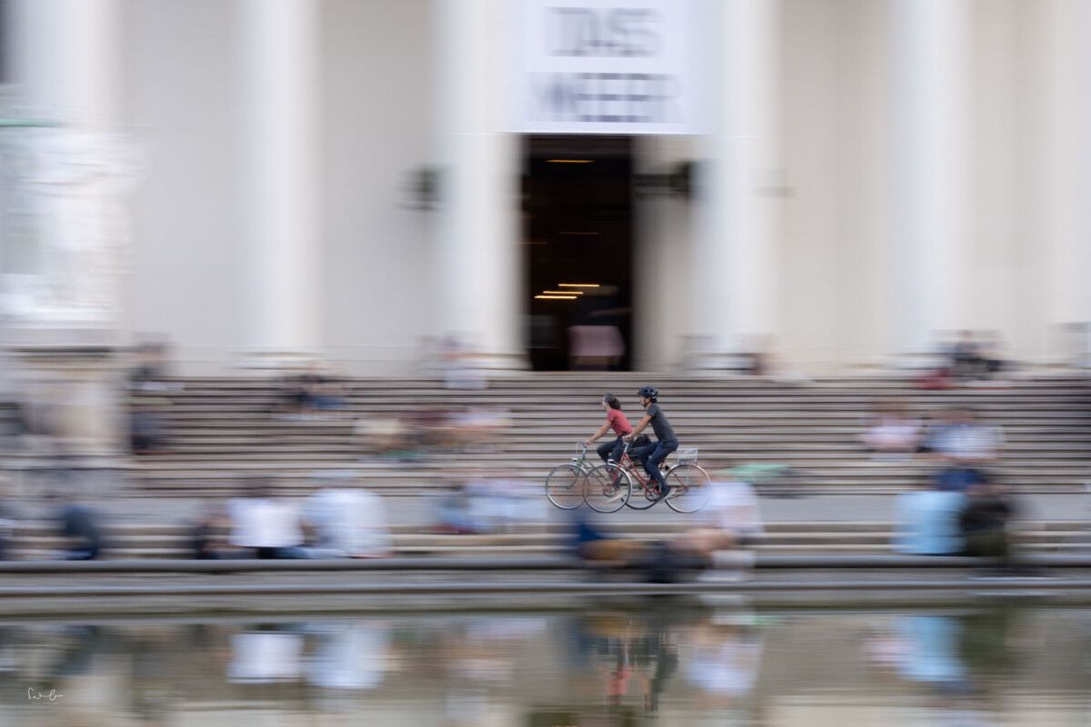 Radfahrer am Karlsplatz