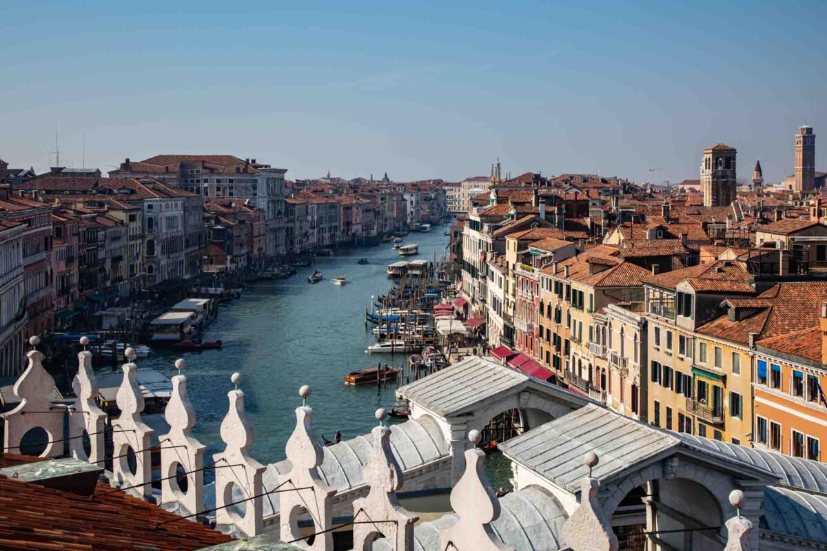 Bild zeigt Venedig von oben mit 50 mm Brennweite natürliche Perspektive